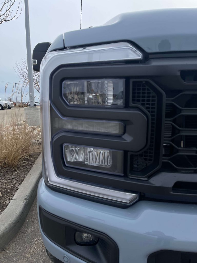Ford SuperDuty 2024 in Glacier Grey