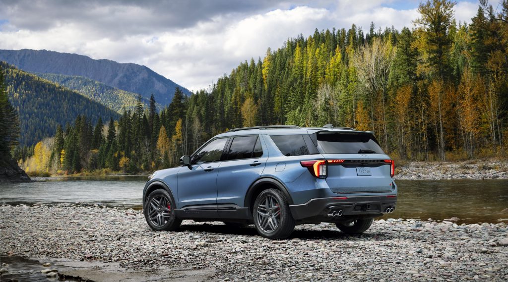 Rear view of the 2025 Ford Explorer ST