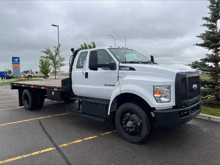 2025 FORD SUPER DUTY F-750 STRAIGHT FRAME