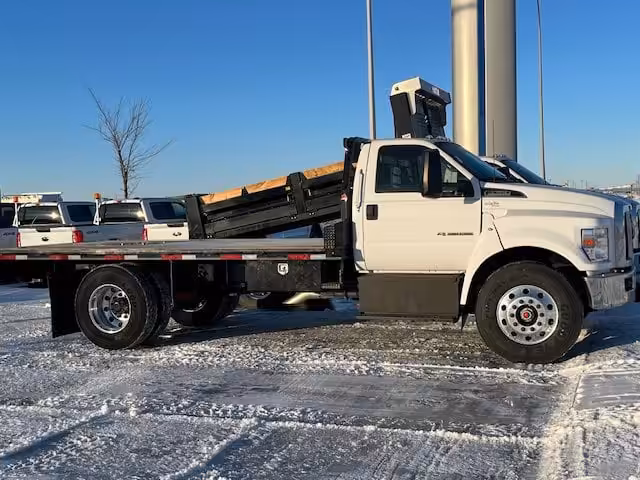 2025 FORD SUPER DUTY F-750 STRAIGHT FRAME